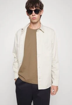 ARKET Basic T-Shirt - Khaki 9 ARKET Basic T-Shirt - Khaki -Arket 040a77c546da4330b25054c6728275dc