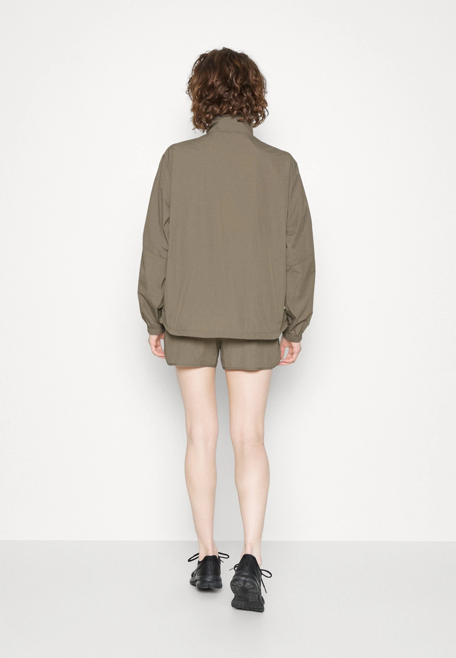 ARKET Light Shorts - Sports Shorts - Dark Beige/Grey 3 ARKET Light Shorts - Sports Shorts - Dark Beige/Grey - Image 3