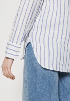 ARKET Button-Down Blouse - Blue 11 ARKET Button-Down Blouse - Blue -Arket 153e98688861467fb573f56c809c3b8a