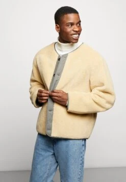 ARKET Winter Jacket - Off-White -Arket 1749188449584a029bd47c83d0658e63