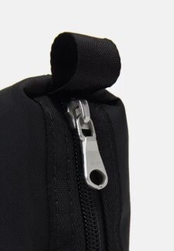 ARKET Doppkit Narke Unisex - Wash Bag - Black -Arket 23cfdc7735d9401f8d859abafd907171