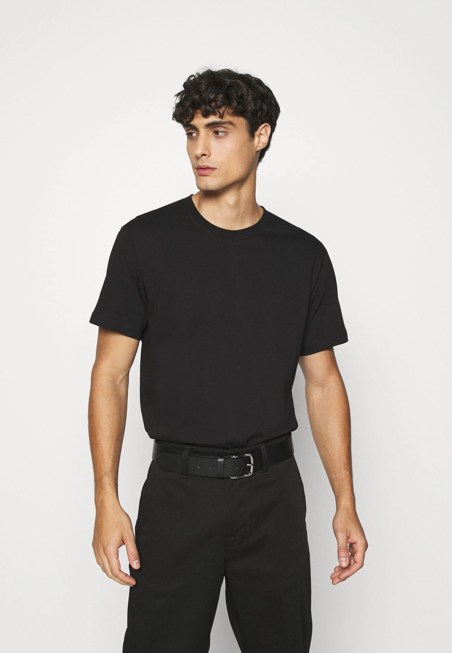 ARKET Basic T-Shirt - Black Dark 1 ARKET Basic T-Shirt - Black Dark