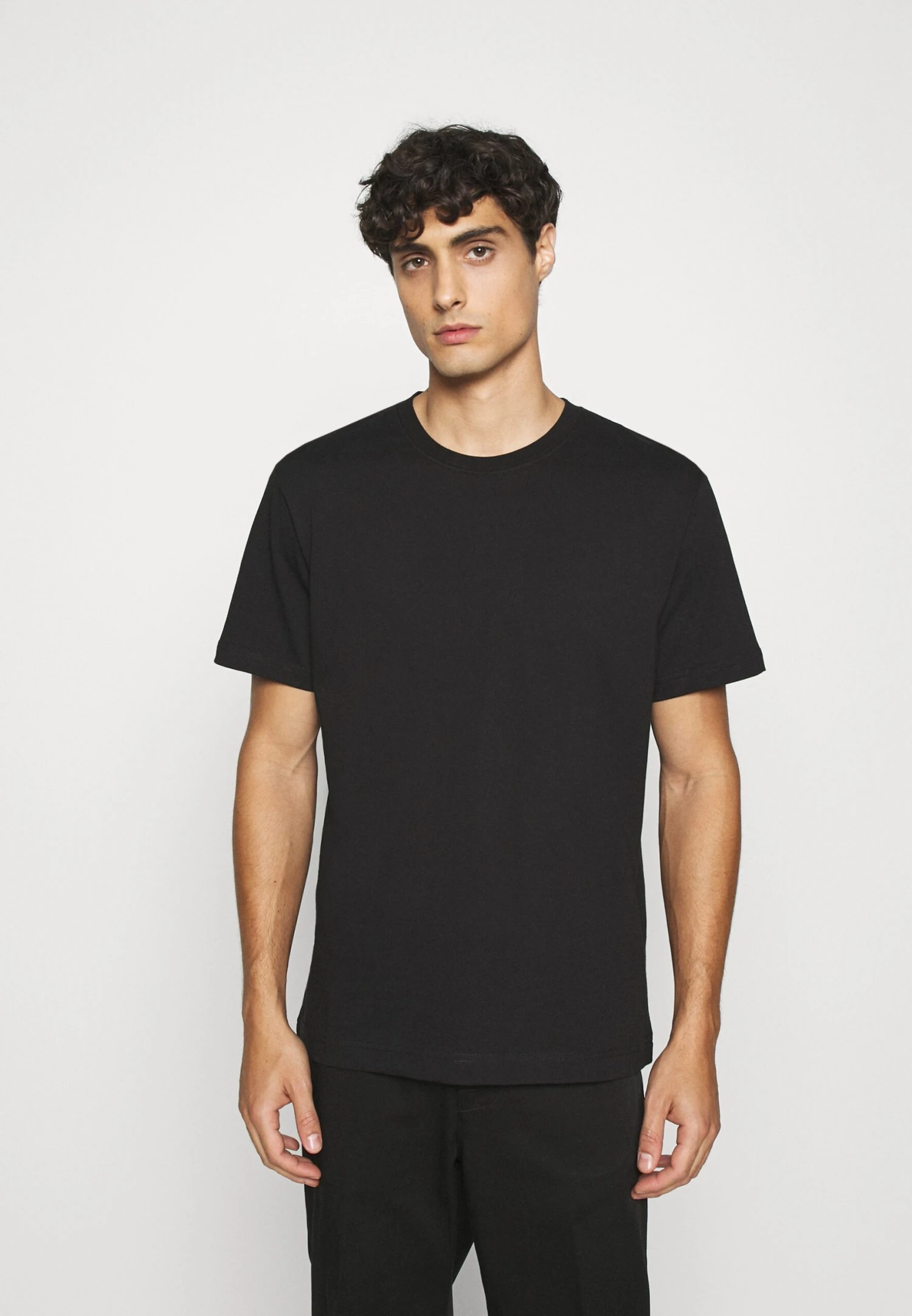ARKET Basic T-Shirt - Black Dark 4 ARKET Basic T-Shirt - Black Dark - Image 4