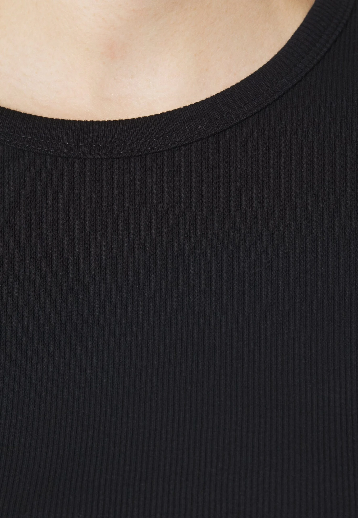 ARKET Basic T-Shirt - Black 5 ARKET Basic T-Shirt - Black - Image 5