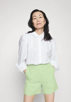 ARKET Shorts - Lime -Arket 3b88356ede884acd8454310f90f851a9