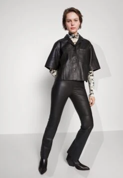 ARKET Leather Trousers - Black 9 ARKET Leather Trousers - Black -Arket 3ea821c8640045e3a8307346867a3b95