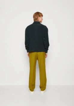 ARKET Fleece Jumper - Dark Green 8 ARKET Fleece Jumper - Dark Green -Arket 4b92f83f6328406dbada44aae1e2c574