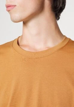 ARKET Basic T-Shirt - Dusty Orange -Arket 50c0b46d2b2b48ffb9598ac198a1ef62