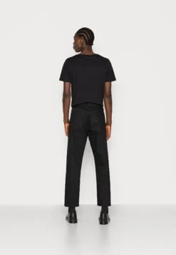 ARKET Relaxed Fit Jeans - Black 7 ARKET Relaxed Fit Jeans - Black -Arket 5b797bf1189740e5bb0b5c1a1cabd3e1