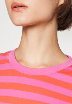 ARKET Basic T-Shirt - Pink 9 ARKET Basic T-Shirt - Pink -Arket 6577378ce26b4fc6b080eae06bc90c91