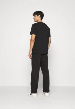 ARKET Basic T-Shirt - Black Dark 8 ARKET Basic T-Shirt - Black Dark -Arket 7714f6f09d114b95b50edcf895087861