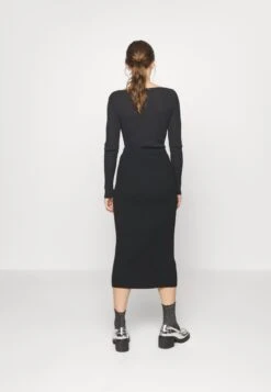 ARKET Pencil Skirt - Black -Arket 7b071dc657524f9d8658ebdaa455144e