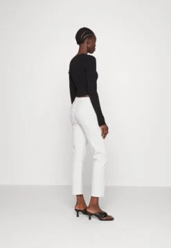 ARKET Straight Leg Jeans - White 11 ARKET Straight Leg Jeans - White -Arket 80b58649161f47829a73939c7592db69