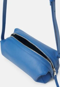 ARKET Handbag - Blue 7 ARKET Handbag - Blue -Arket 83495b41a27b439f87bf48c23db677a8