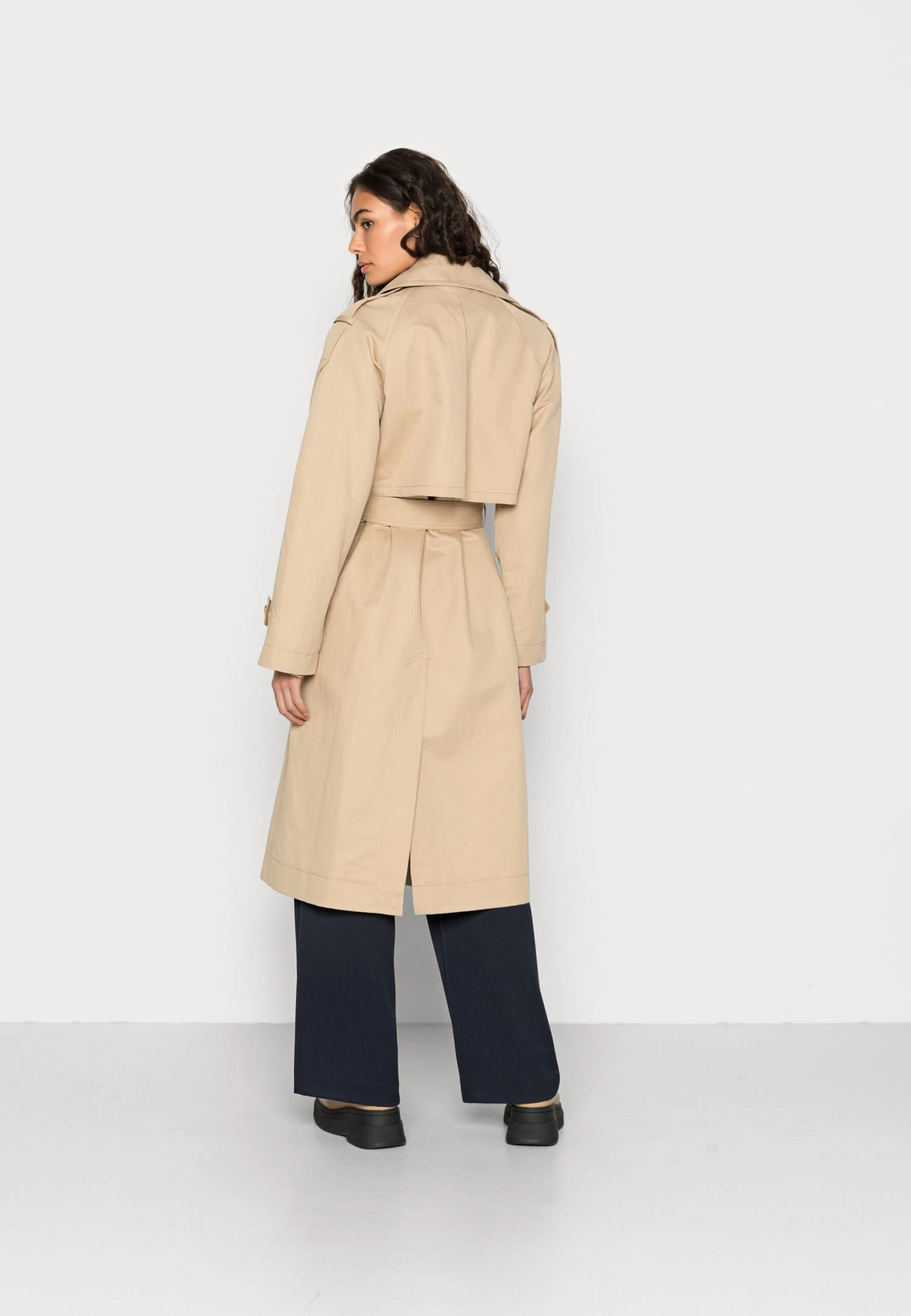 ARKET Trenchcoat - Beige 3 ARKET Trenchcoat - Beige - Image 3