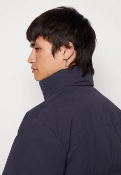 ARKET Down Jacket - Navy -Arket 9122e6596dd4475abcab2dc51402727a