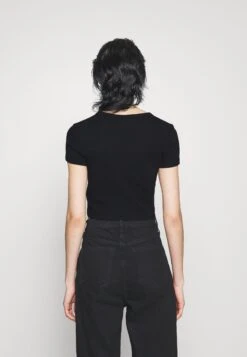 ARKET Basic T-Shirt - Black 7 ARKET Basic T-Shirt - Black -Arket 97668fcfd561437cad64e92979db4bc0