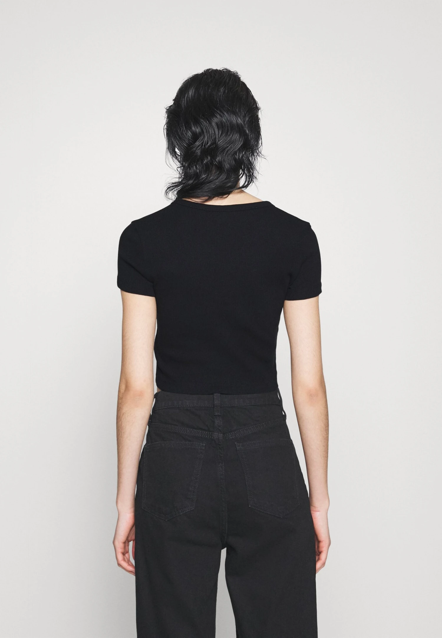 ARKET Basic T-Shirt - Black 3 ARKET Basic T-Shirt - Black - Image 3