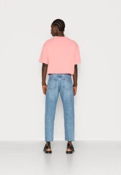 ARKET Relaxed Fit Jeans - Light Blue 7 ARKET Relaxed Fit Jeans - Light Blue -Arket a27c18e62db5422caf0c5c2c60e4685b