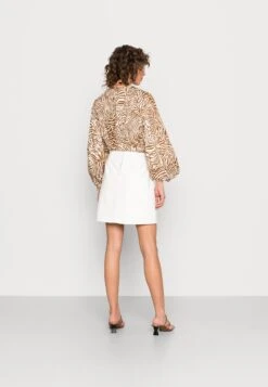 ARKET Mini Skirt - White -Arket a495f97c6ee446d5b46bd6e6be3a725f