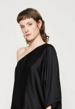 ARKET Hop Assymtric - Blouse - Black -Arket a6fc4491217849a6a6599b9dded708ea