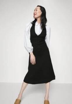 ARKET Day Dress - Black 10 ARKET Day Dress - Black -Arket b28b7204fa6b4b39bfd89bdcf3b47d1b