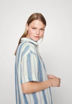 ARKET Beach Accessory - Blue/White 11 ARKET Beach Accessory - Blue/White -Arket b602a0937d434e5383ea14c9e7514076