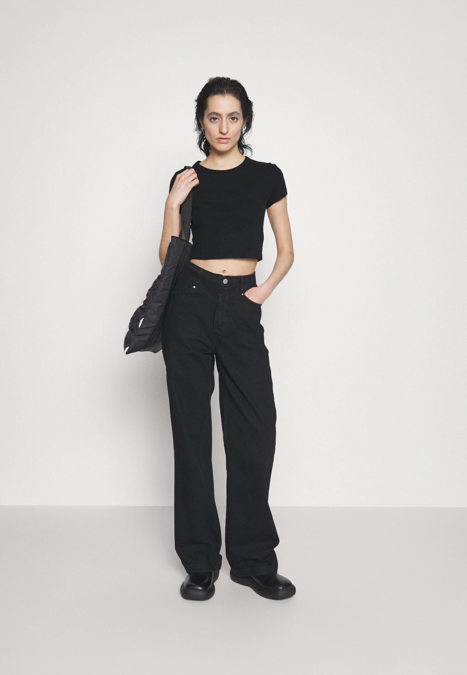 ARKET Basic T-Shirt - Black 2 ARKET Basic T-Shirt - Black - Image 2