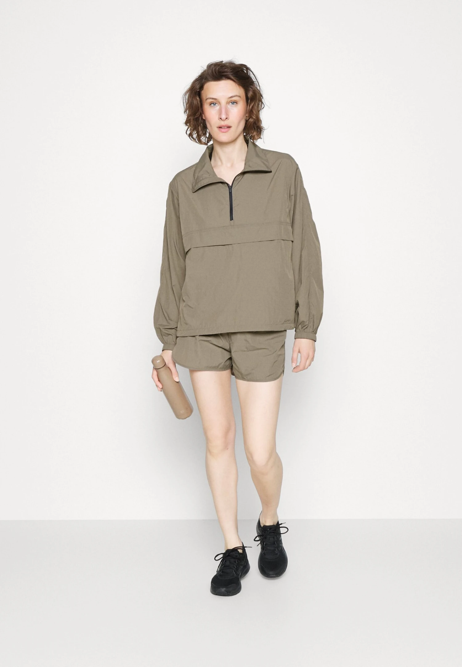 ARKET Light Shorts - Sports Shorts - Dark Beige/Grey 2 ARKET Light Shorts - Sports Shorts - Dark Beige/Grey - Image 2