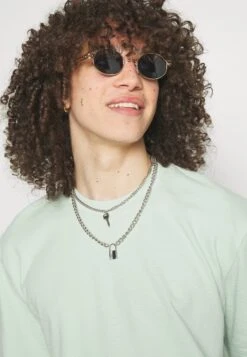 ARKET Basic T-Shirt - Green 9 ARKET Basic T-Shirt - Green -Arket cbad8e75bfa34d7c94b57fe2b9df54e3