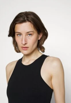 ARKET Top - Black 10 ARKET Top - Black -Arket da52e097624d434494f6140460759df3