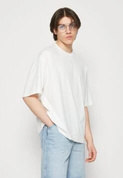 ARKET Basic T-Shirt - White 9 ARKET Basic T-Shirt - White -Arket db3f0a62f90145538129bbbdd8c610fc
