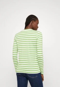 ARKET Long Sleeved Top - Green/Off White Stripe 8 ARKET Long Sleeved Top - Green/Off White Stripe -Arket db6697114d114481bfe72bc682629fe2