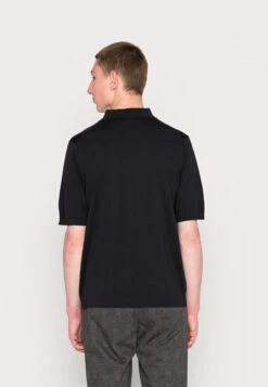 ARKET Polo Shirt - Navy 7 ARKET Polo Shirt - Navy -Arket dd1c07b944914257be1eac8e127e3fac