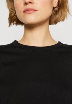 ARKET Print T-Shirt - Black 11 ARKET Print T-Shirt - Black -Arket de7c32afe70148459dafa28942a779c0