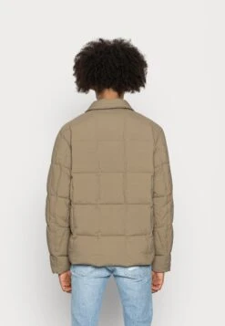 ARKET Winter Jacket - Khaki Green -Arket e8d295693c7d4bb3b59fe7df3975596e