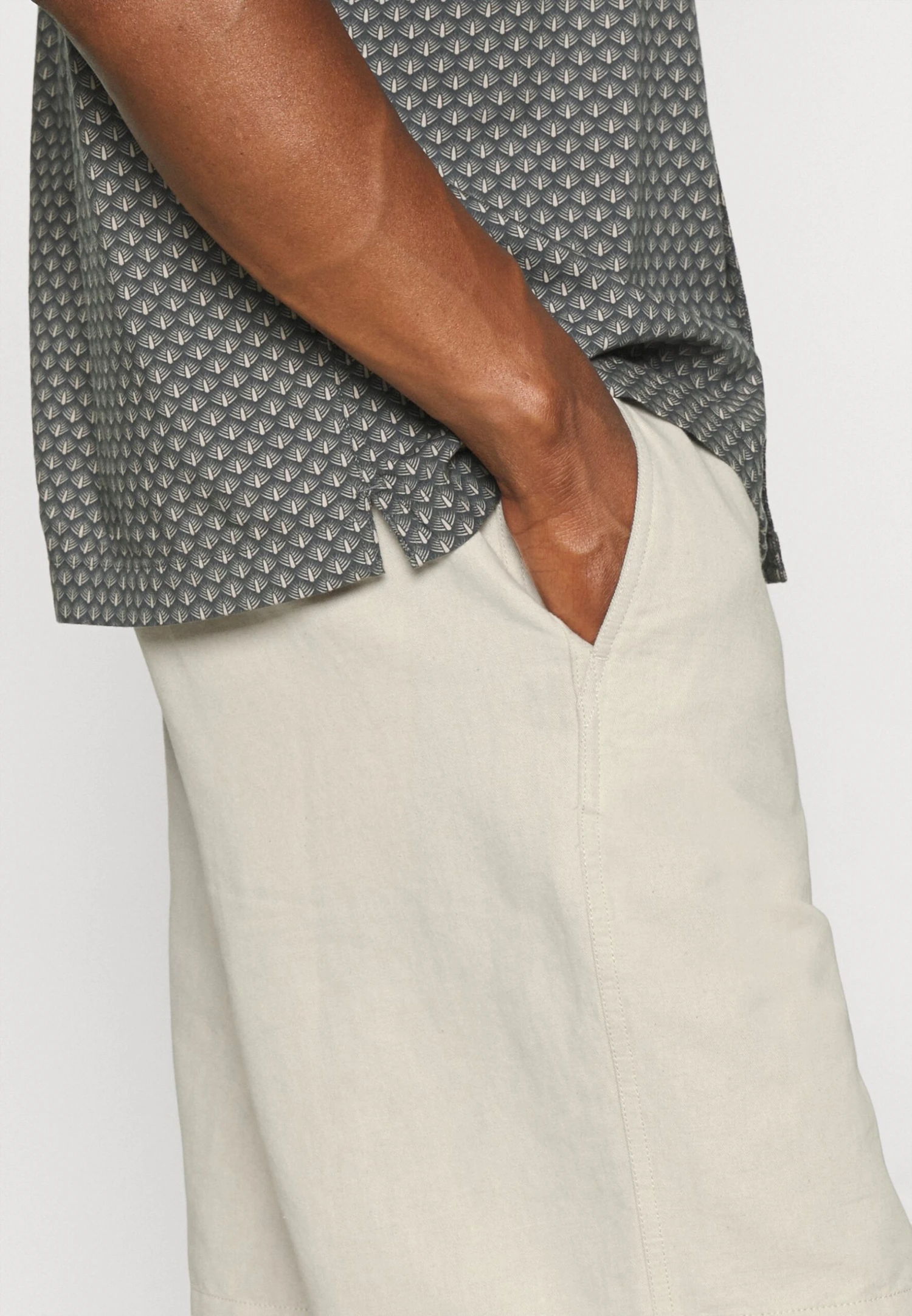 ARKET Shorts - Beige 4 ARKET Shorts - Beige - Image 4