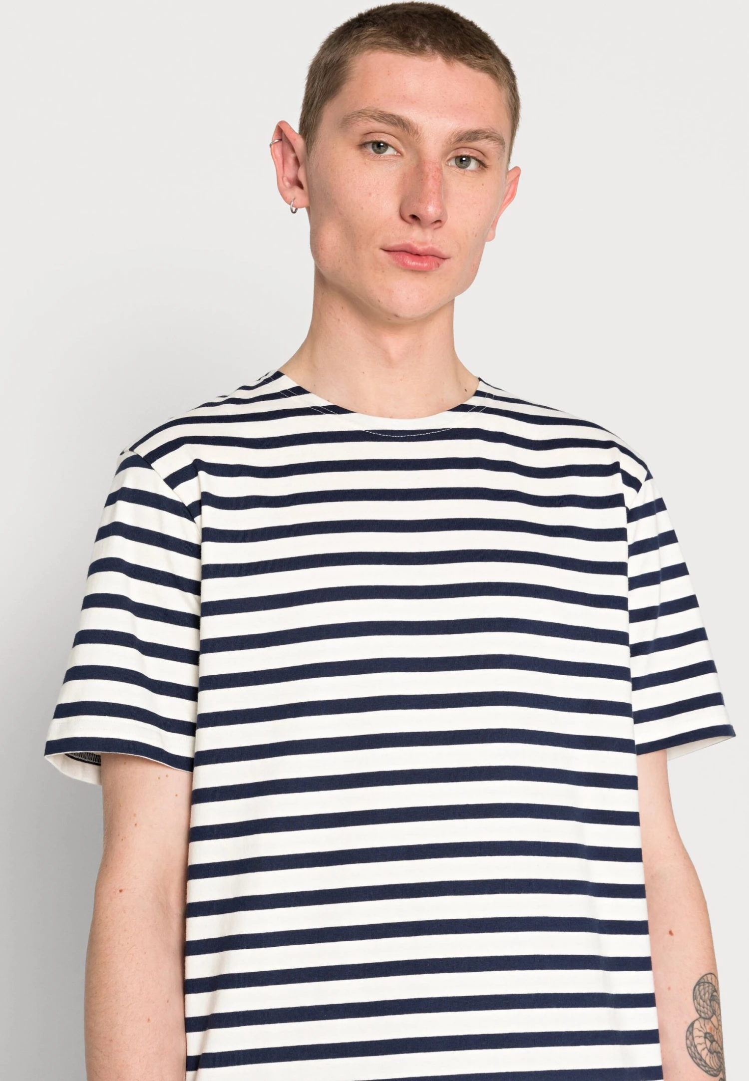 ARKET Print T-Shirt - Blue 5 ARKET Print T-Shirt - Blue - Image 5