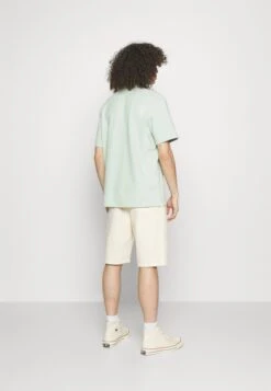 ARKET Basic T-Shirt - Green 8 ARKET Basic T-Shirt - Green -Arket f336211da66c44ffb1d59be3579a4ac2