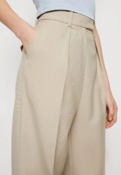 ARKET Trousers - Sand 11 ARKET Trousers - Sand -Arket f4c0c1e8243e439d8f18007e339e412d